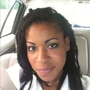 Meet your Posher, Mynivia